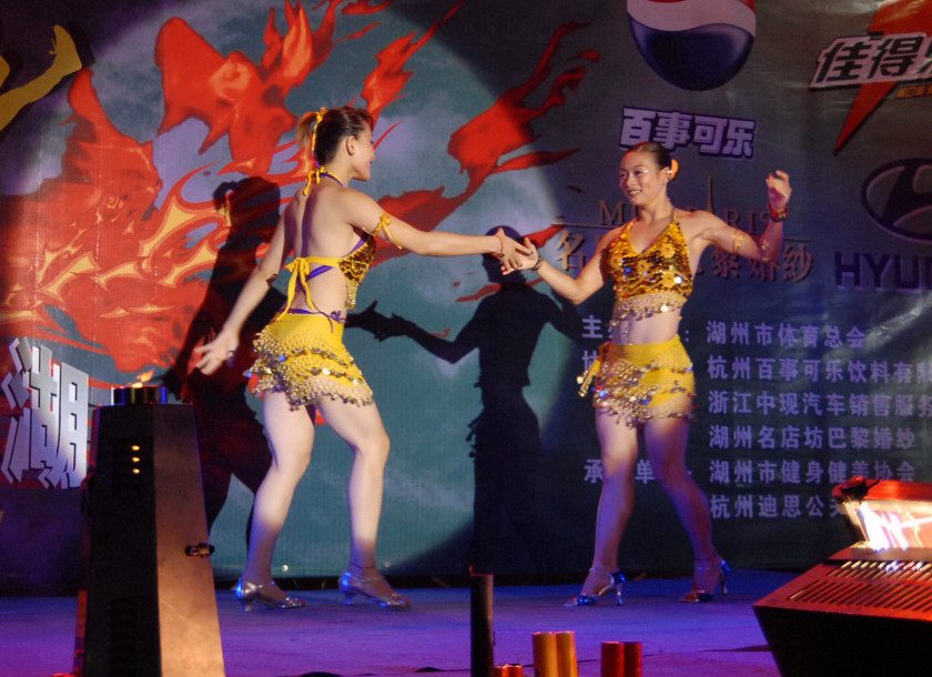 在华.jpg