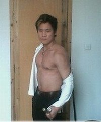 十八岁胸肌出来了还没纹身。.jpg