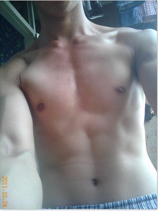 WSH`AHY~5AT{NKKC202`D.jpg