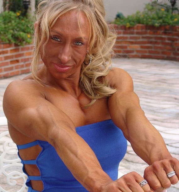 weird-female-bodybuilder04.jpg
