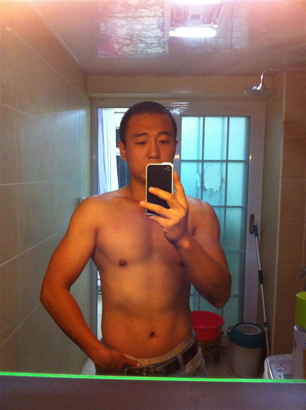 增肌后正面照，2011年10月72KG