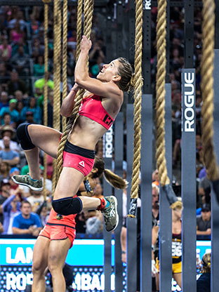 Games2013_ChristyPhillipsRopeClimb_th.jpg