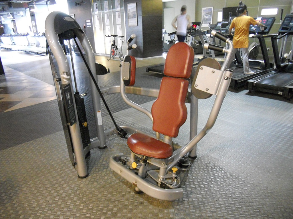 蝴蝶式扩胸