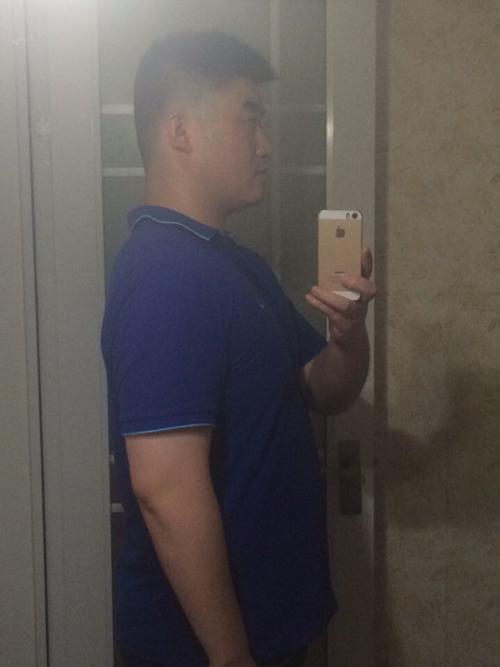 穿衣服侧面.jpg