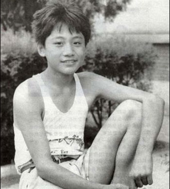 刘烨,简直就是个野小子，还是小时侯帅.jpg