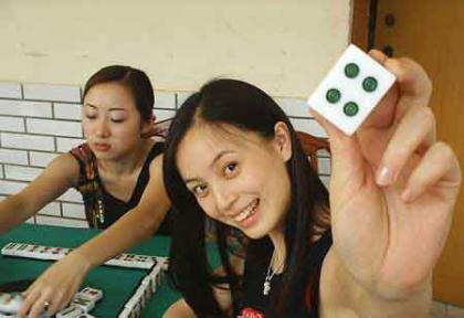 美女自摸.jpg