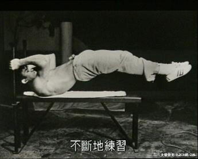 李小龙升旗1.jpg