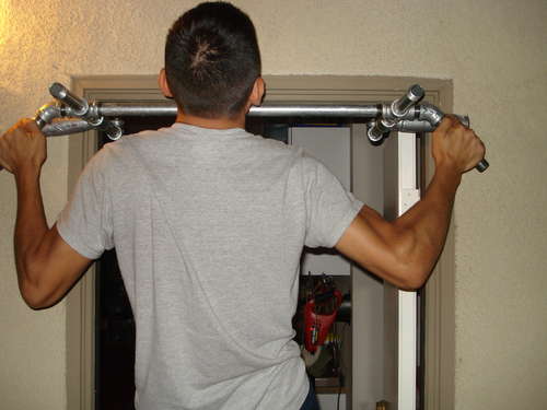 No-Screws-or-Holes-Pull-Up-Bar-Door-Gym.jpg