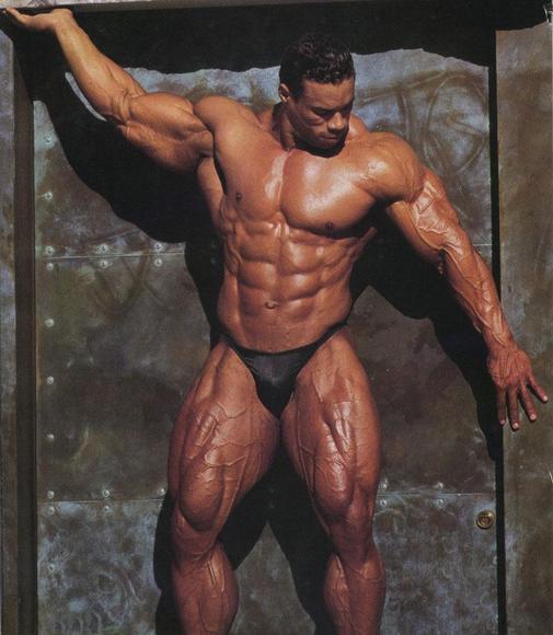 kevin-levrone-culturismo-entrenamiento-poses.jpg