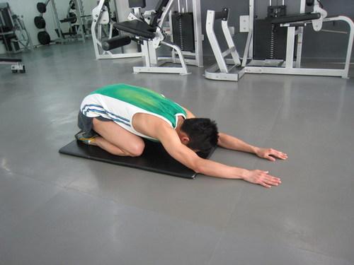 背部拉伸.jpg