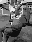 仰卧曲臂上拉.gif